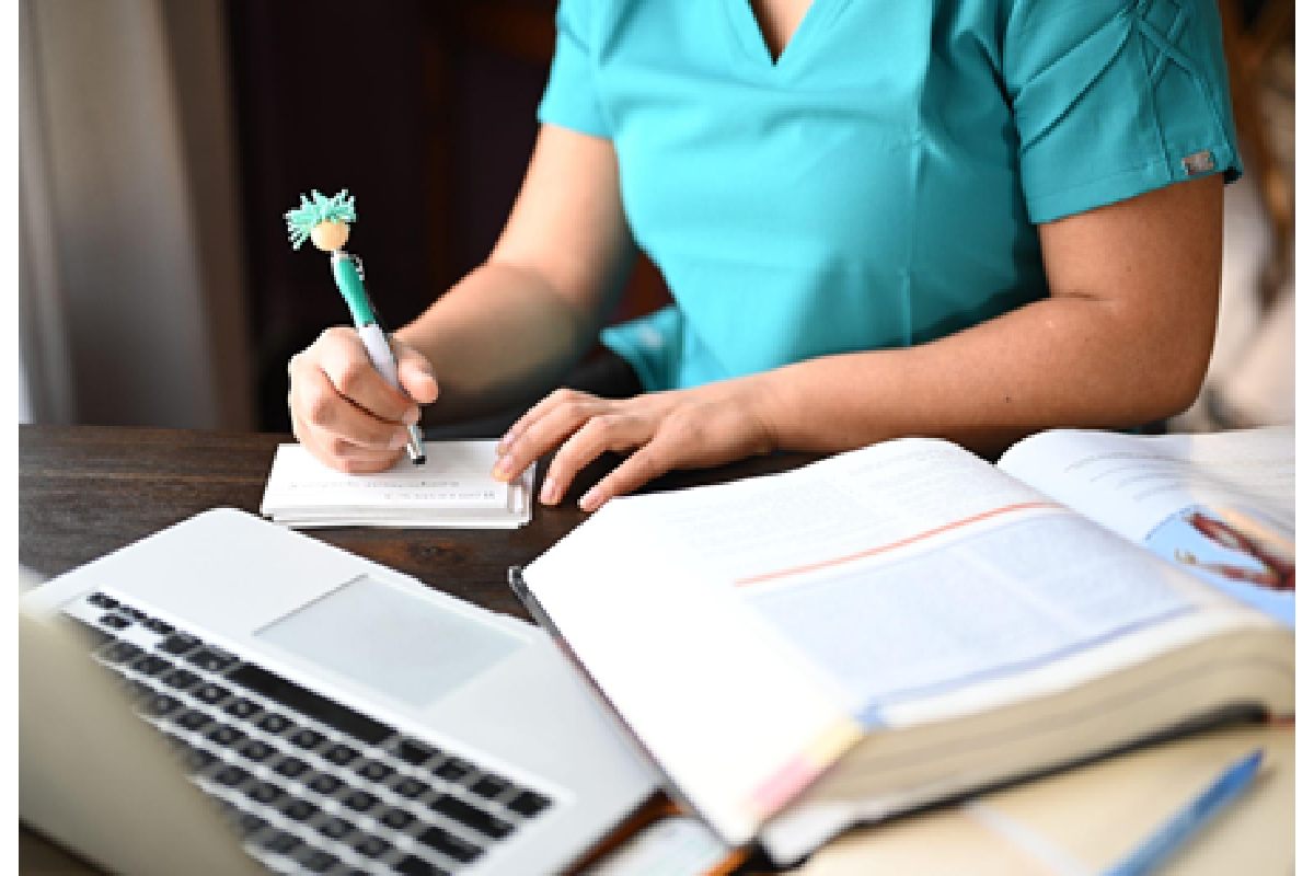 15 Tips on Surviving Nursing School