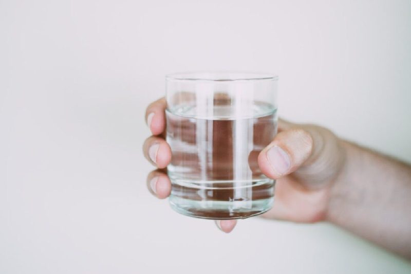 Wellhealthorganic.com:some-amazing-health-benefits-of-drinking-water-from-an-earthen-pot